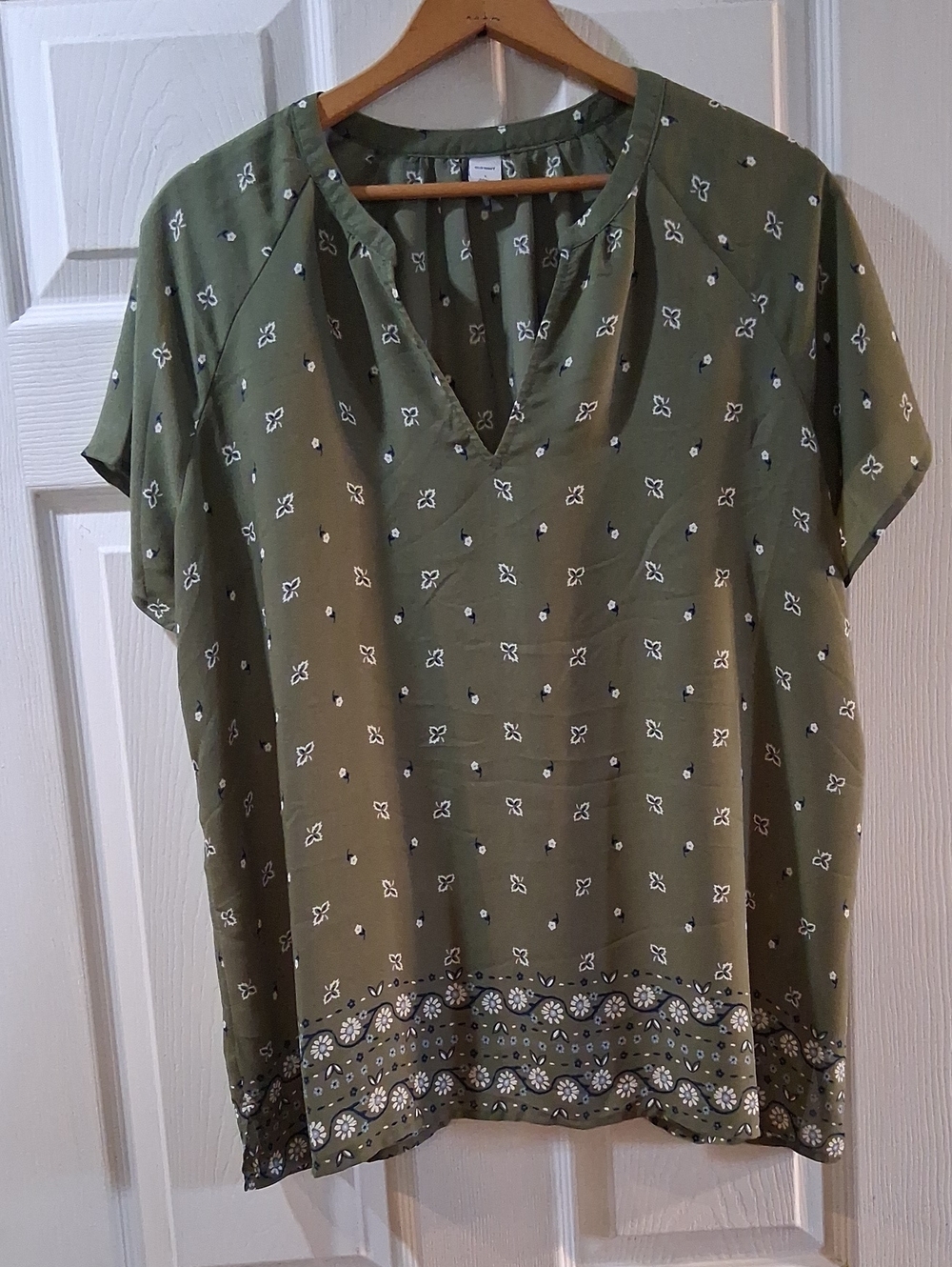 Old Navy Olive Green Printed V-Neck Blouse